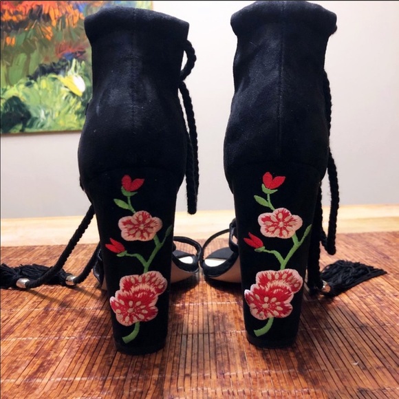 Misguided Wrap Around Tie Heels - Picture 6 of 9